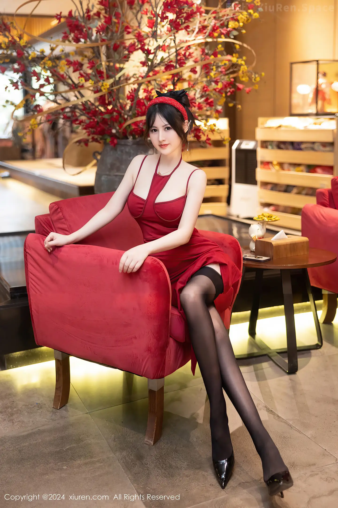 图片[5]-[XiuRen秀人网]VOL.8078 模特诗诗kiki新年主题性感红色情趣短裙配黑丝吊袜迷人诱惑写真78P-秀人网官方网站